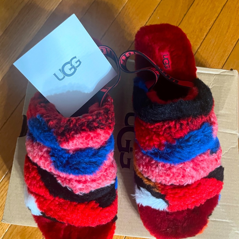 Ugg Clog Worn Once And Is Like New . The Box Is A… - image 3